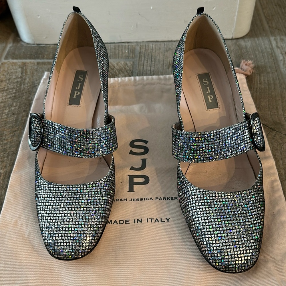 Signed Sarah Jessica Parker heeled shoes.